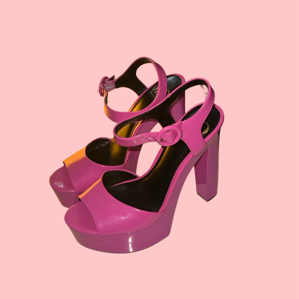 Beautiful JLO (Jenifer Lopez) pink heels